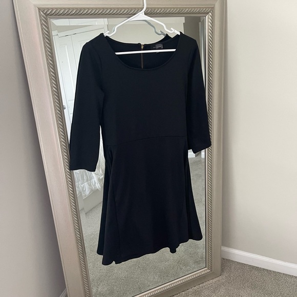 The Limited Dress - Picture 2 of 7